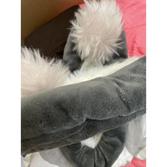 Gray Furry Slip On Soft Plush Slippers w PomPom Sz S/M Bluestar Clothing - Picture 4 of 7